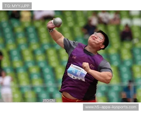 女子铅球项目竞争加剧，多名选手接近达标线