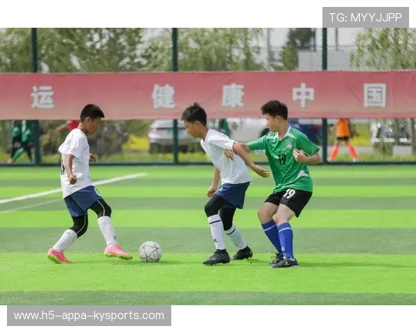 俱乐部举办足球技能工作坊 培养少年兴趣，足球培训项目简介